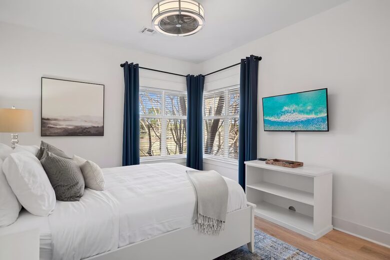 Elegant Coastal Getaway Overlooking Baytowne Golf Course - Miramar Beach, Florida