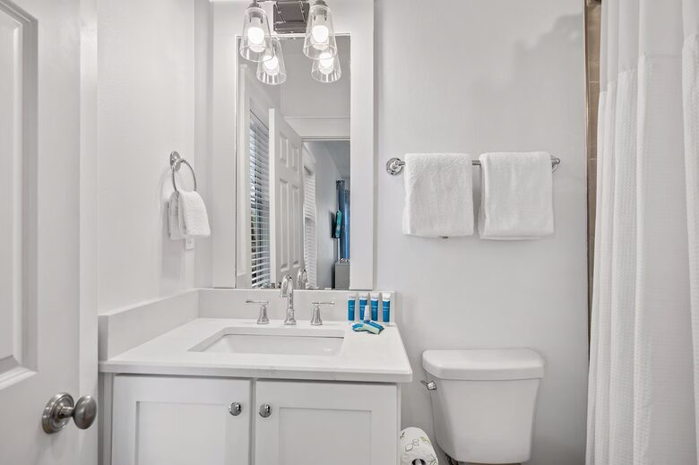 Elegant Coastal Getaway Overlooking Baytowne Golf Course - Miramar Beach, Florida