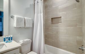 Elegant Coastal Getaway Overlooking Baytowne Golf Course - Miramar Beach, Florida