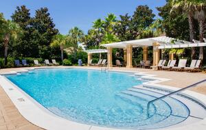 Elegant Coastal Getaway Overlooking Baytowne Golf Course - Miramar Beach, Florida