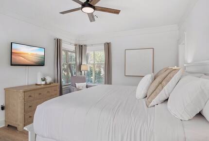 Elegant Coastal Getaway Overlooking Baytowne Golf Course - Miramar Beach, Florida