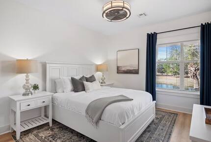 Elegant Coastal Getaway Overlooking Baytowne Golf Course - Miramar Beach, Florida