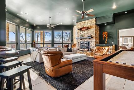 Architectural Masterpiece with Panoramic Lake Views & Concierge Service - Statesville, North Carolina