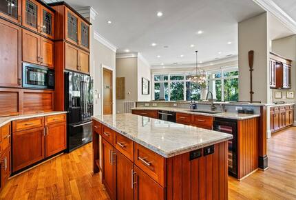 Architectural Masterpiece with Panoramic Lake Views & Concierge Service - Statesville, North Carolina