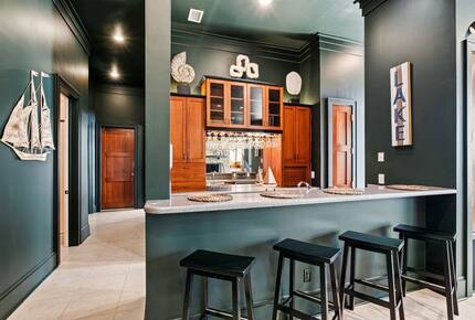 Architectural Masterpiece with Panoramic Lake Views & Concierge Service - Statesville, North Carolina