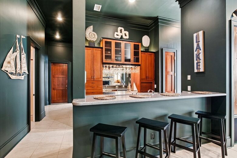 Architectural Masterpiece with Panoramic Lake Views & Concierge Service - Statesville, North Carolina