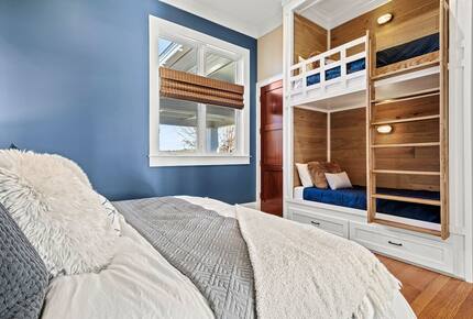 Architectural Masterpiece with Panoramic Lake Views & Concierge Service - Statesville, North Carolina