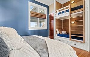 Architectural Masterpiece with Panoramic Lake Views & Concierge Service - Statesville, North Carolina