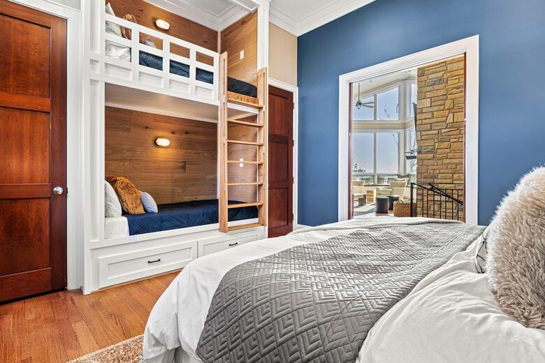 Architectural Masterpiece with Panoramic Lake Views & Concierge Service - Statesville, North Carolina