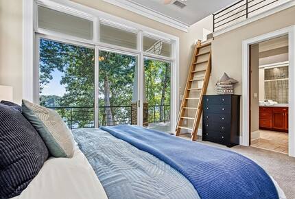 Architectural Masterpiece with Panoramic Lake Views & Concierge Service - Statesville, North Carolina