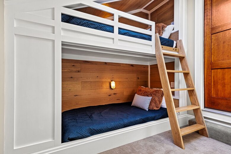 Architectural Masterpiece with Panoramic Lake Views & Concierge Service - Statesville, North Carolina