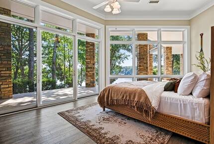 Architectural Masterpiece with Panoramic Lake Views & Concierge Service - Statesville, North Carolina