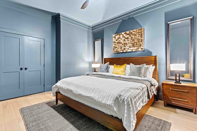 Architectural Masterpiece with Panoramic Lake Views & Concierge Service - Statesville, North Carolina