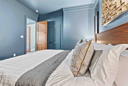 Architectural Masterpiece with Panoramic Lake Views & Concierge Service - Statesville, North Carolina