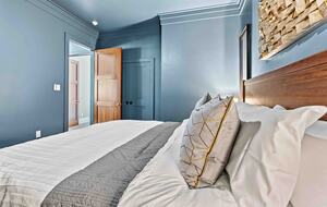 Architectural Masterpiece with Panoramic Lake Views & Concierge Service - Statesville, North Carolina