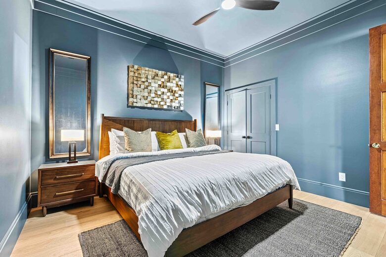 Architectural Masterpiece with Panoramic Lake Views & Concierge Service - Statesville, North Carolina