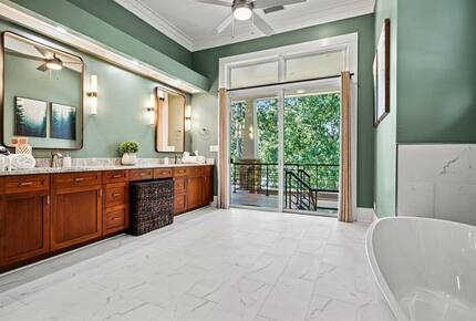 Architectural Masterpiece with Panoramic Lake Views & Concierge Service - Statesville, North Carolina