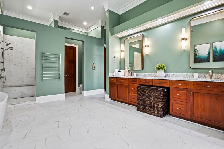 Architectural Masterpiece with Panoramic Lake Views & Concierge Service - Statesville, North Carolina