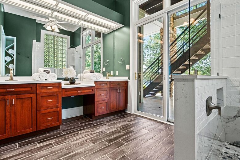 Architectural Masterpiece with Panoramic Lake Views & Concierge Service - Statesville, North Carolina