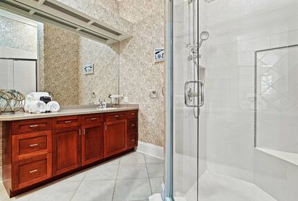 Architectural Masterpiece with Panoramic Lake Views & Concierge Service - Statesville, North Carolina