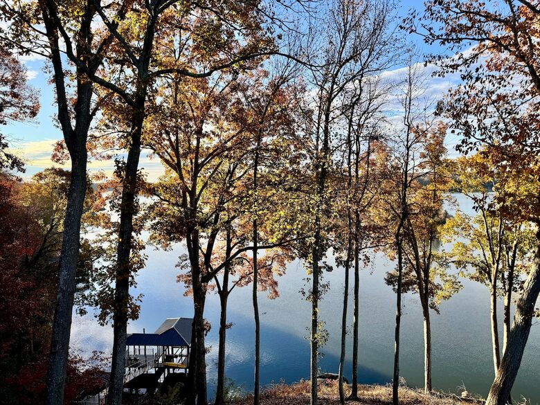 Architectural Masterpiece with Panoramic Lake Views & Concierge Service - Statesville, North Carolina