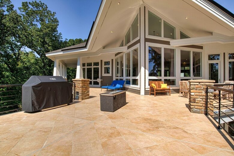 Architectural Masterpiece with Panoramic Lake Views & Concierge Service - Statesville, North Carolina