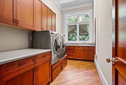 Architectural Masterpiece with Panoramic Lake Views & Concierge Service - Statesville, North Carolina