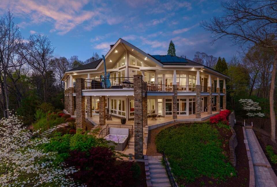 Architectural Masterpiece with Panoramic Lake Views & Concierge Service - Statesville, North Carolina