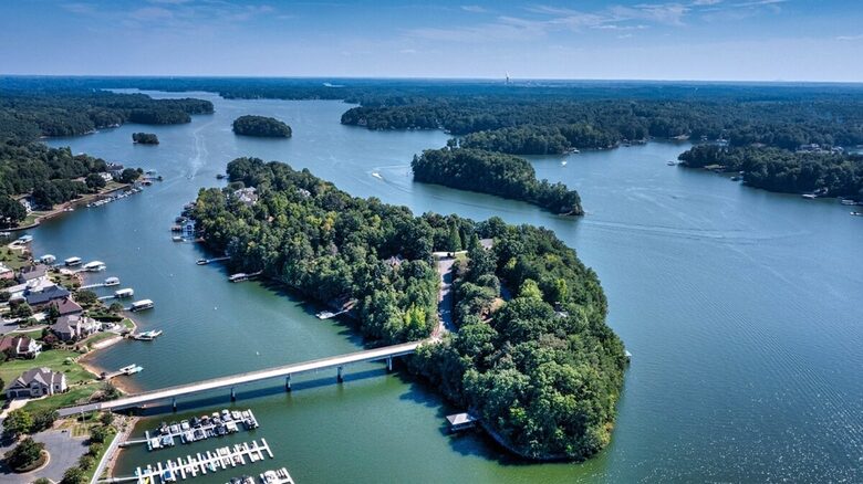 Architectural Masterpiece with Panoramic Lake Views & Concierge Service - Statesville, North Carolina