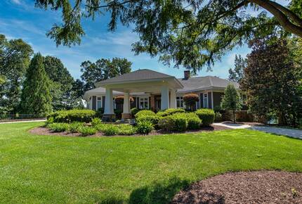 Architectural Masterpiece with Panoramic Lake Views & Concierge Service - Statesville, North Carolina
