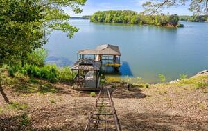 Architectural Masterpiece with Panoramic Lake Views & Concierge Service - Statesville, North Carolina