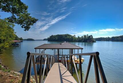 Architectural Masterpiece with Panoramic Lake Views & Concierge Service - Statesville, North Carolina