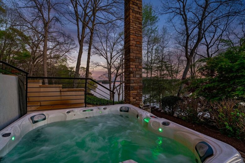 Architectural Masterpiece with Panoramic Lake Views & Concierge Service - Statesville, North Carolina