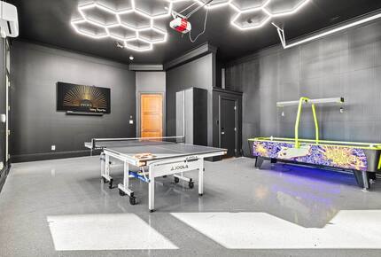 Architectural Masterpiece with Panoramic Lake Views & Concierge Service - Statesville, North Carolina