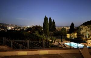 Elegant Mougins Haven Overlooking the Bay of Cannes - Mougins, France