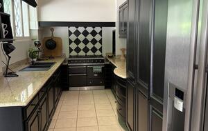 Elegant Mougins Haven Overlooking the Bay of Cannes - Mougins, France