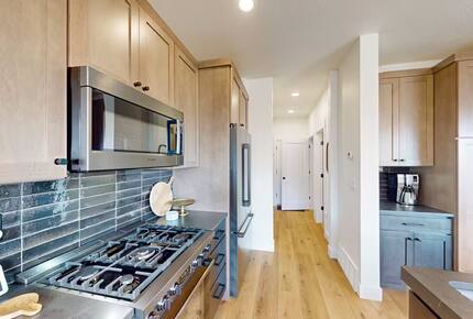 Luxury Jordanelle Ridge Home with Private Hot Tub - Heber City, Utah