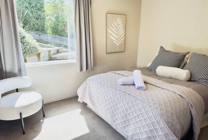 Executive Retreat with 180-degree views - Dunedin, New Zealand