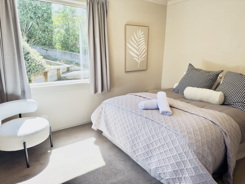 Executive Retreat with 180-degree views - Dunedin, New Zealand