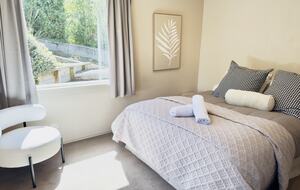 Executive Retreat with 180-degree views - Dunedin, New Zealand