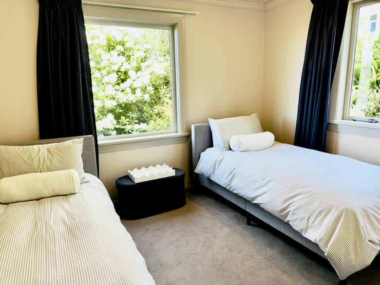 Executive Retreat with 180-degree views - Dunedin, New Zealand