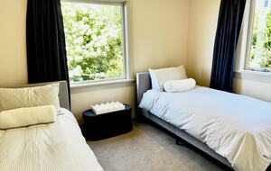 Executive Retreat with 180-degree views - Dunedin, New Zealand