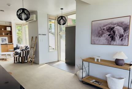 Executive Retreat with 180-degree views - Dunedin, New Zealand