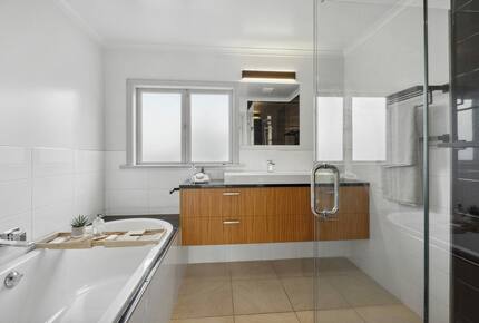 Executive Retreat with 180-degree views - Dunedin, New Zealand