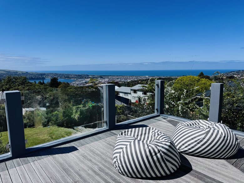 Executive Retreat with 180-degree views - Dunedin, New Zealand