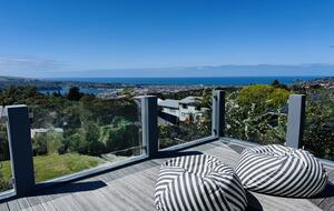 Executive Retreat with 180-degree views - Dunedin, New Zealand