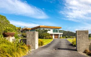 Kotare Estate | Modern Masterpiece with Pool, Spa & Ocean Views - Waiheke Island, New Zealand