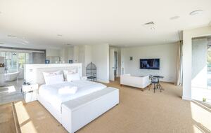 Kotare Estate | Modern Masterpiece with Pool, Spa & Ocean Views - Waiheke Island, New Zealand