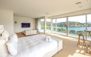 Kotare Estate | Modern Masterpiece with Pool, Spa & Ocean Views - Waiheke Island, New Zealand