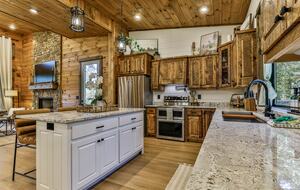 Blue Ridge Hideaway | Creekside Comfort Meets Mountain Adventure - Morganton, Georgia